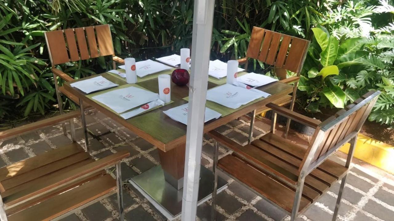 Welcomhotel By Itc Hotels, Richmond Road, Bengaluru Exteriér fotografie A patio set