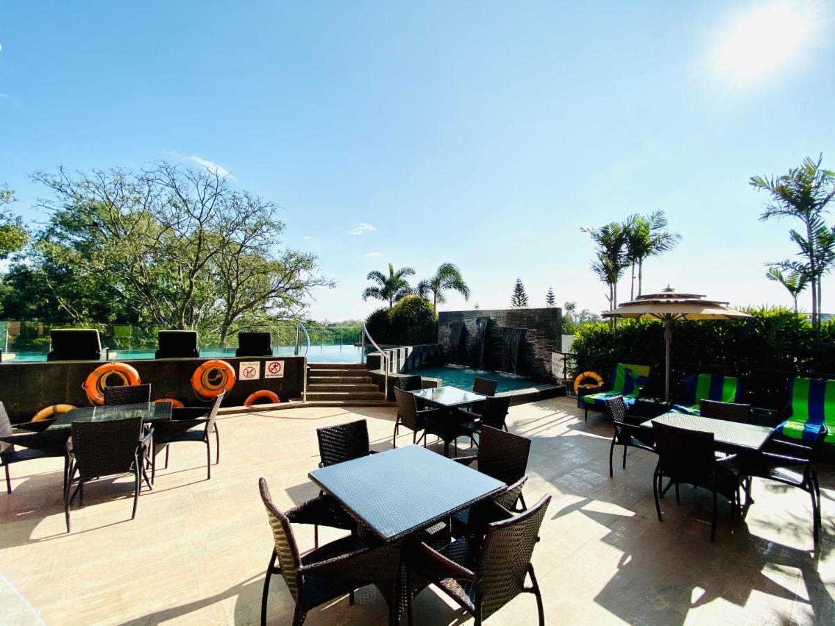 Welcomhotel By Itc Hotels, Richmond Road, Bengaluru Exteriér fotografie The pool at the hotel